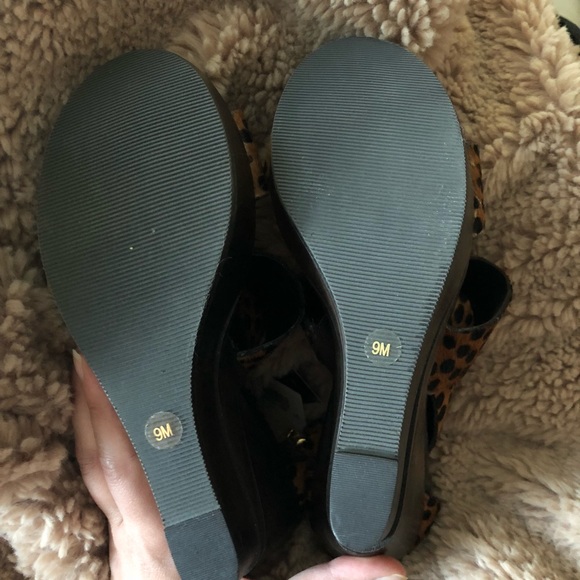 Authentic Diane von Furstenberg Wedge Sandal sz 9 - Picture 3 of 3